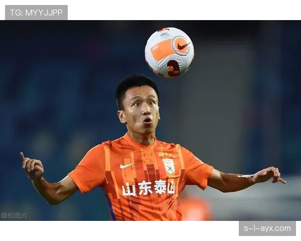 克雷桑帽子戏法建功，山东泰山关键战取胜领跑争冠行列