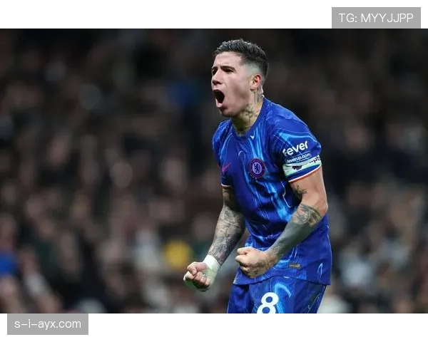 德甲夏窗年轻才俊成抢手货，转会市场掀起新星争夺战