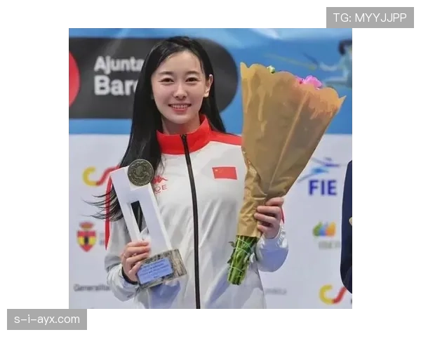 孙一文赛场上杀气腾腾，回家秒变遛狗狂魔？